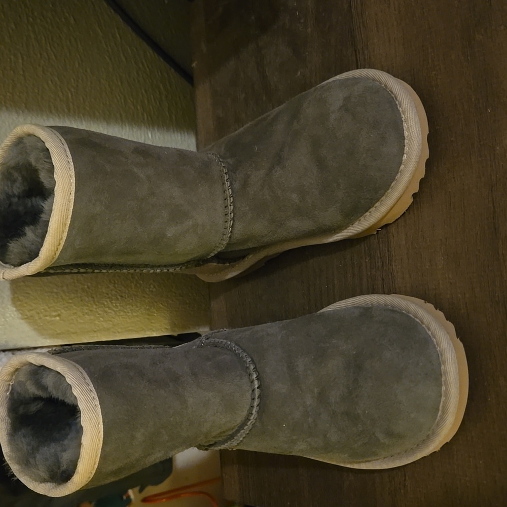 Kids Ugg Boots New Nevet Worn